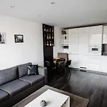 Ah Kuzmanyho Aircon Apartment *