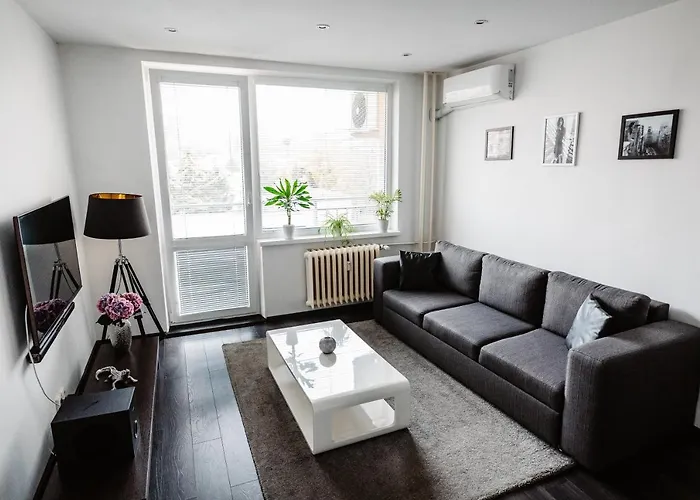 Ah Kuzmanyho Aircon Apartmán *