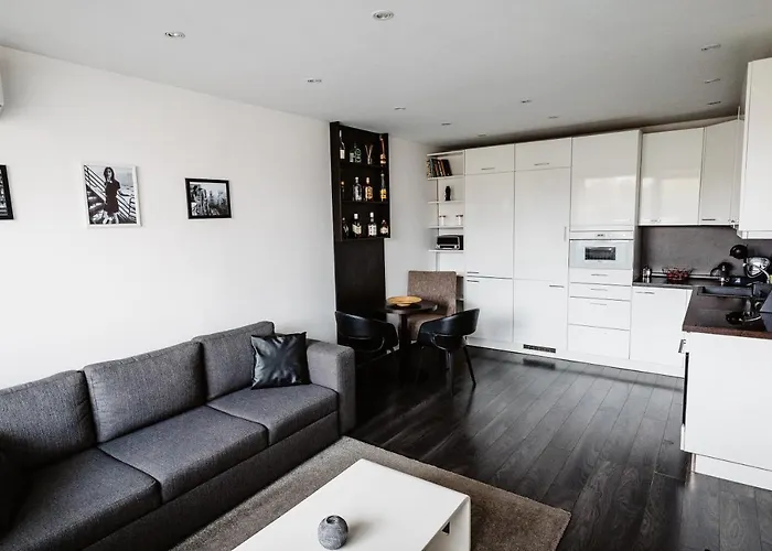 Ah Kuzmanyho Aircon Apartmán *