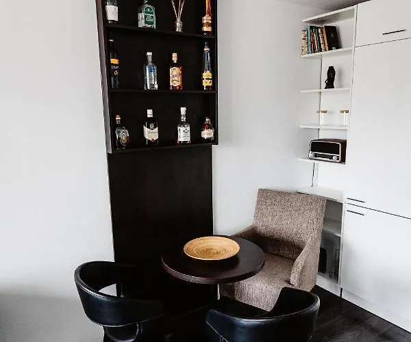 Ah Kuzmanyho Aircon Apartmán *