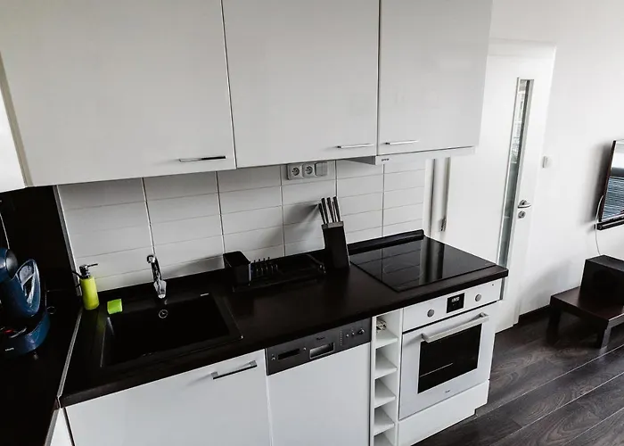 Ah Kuzmanyho Aircon *