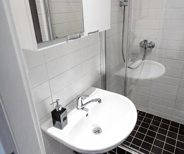 Ah Kuzmanyho Aircon Lägenhet